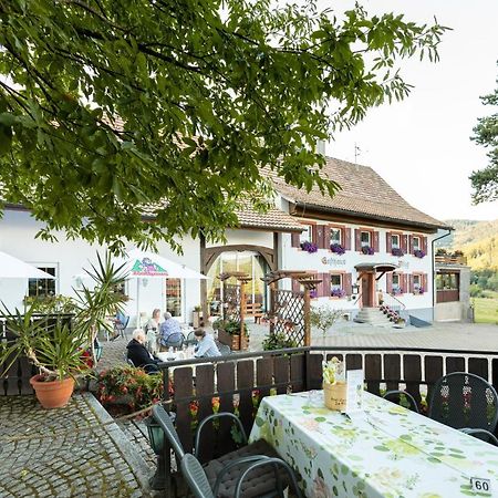 Hotel Landgasthof Zum Pflug Kleines Wiesental Bagian luar foto