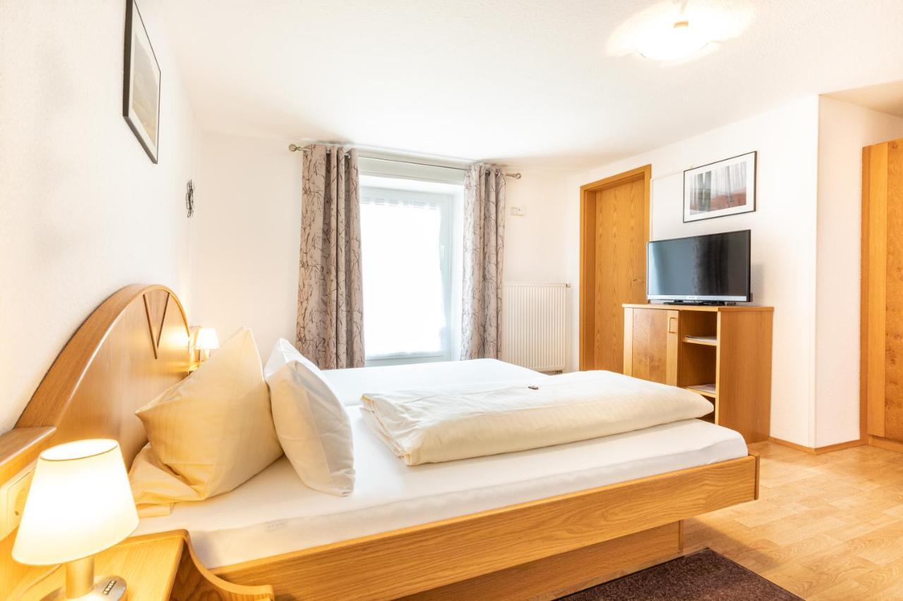 Hotel Landgasthof Zum Pflug Kleines Wiesental Bagian luar foto